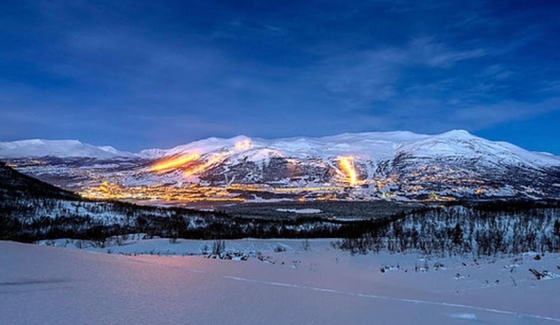 Koselig Leilighet , Med Parkering Og Ski In &Out. Apartamento Oppdal Exterior foto
